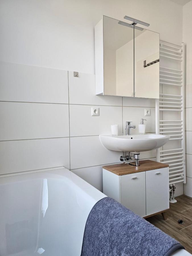 Schoene Grosse Ferienwohnung 79M2 Und 2 Baeder, Zentrumnah, 2Og Ерфурт Екстериор снимка