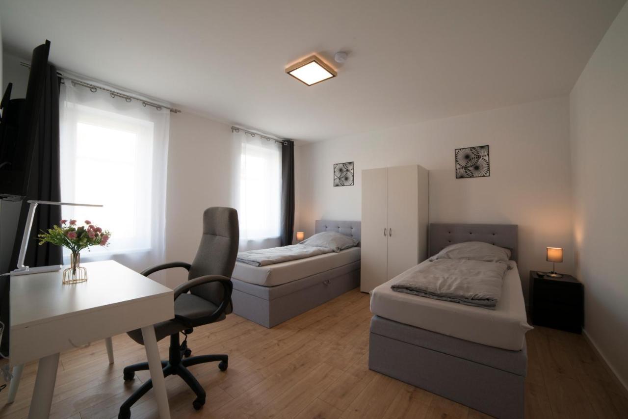 Schoene Grosse Ferienwohnung 79M2 Und 2 Baeder, Zentrumnah, 2Og Ерфурт Екстериор снимка