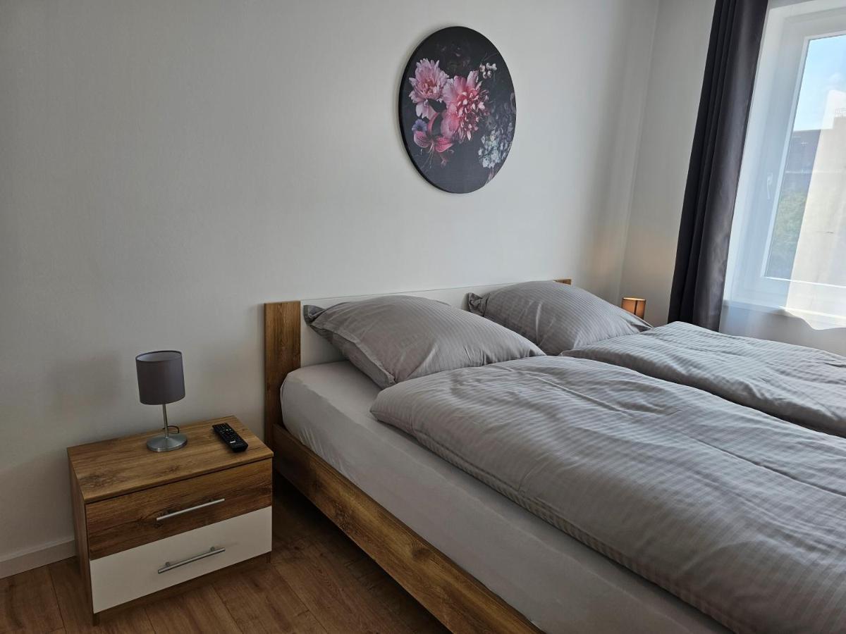 Schoene Grosse Ferienwohnung 79M2 Und 2 Baeder, Zentrumnah, 2Og Ерфурт Екстериор снимка