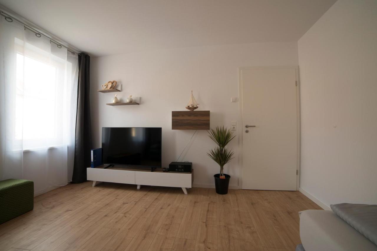 Schoene Grosse Ferienwohnung 79M2 Und 2 Baeder, Zentrumnah, 2Og Ерфурт Екстериор снимка